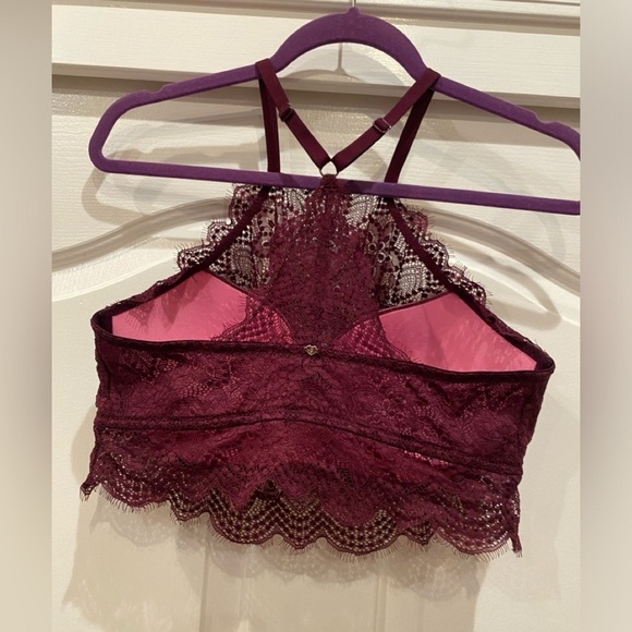 Victoria's Secret - Picture 3 of 4